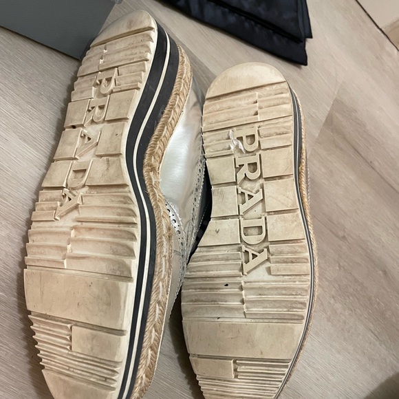 Stunning Prada silver platform brogues - Picture 6 of 13